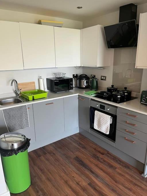 Peaceful 2Br Hideout With Instant Self Check-In At Kelham Island Retreat Appartement Sheffield Buitenkant foto