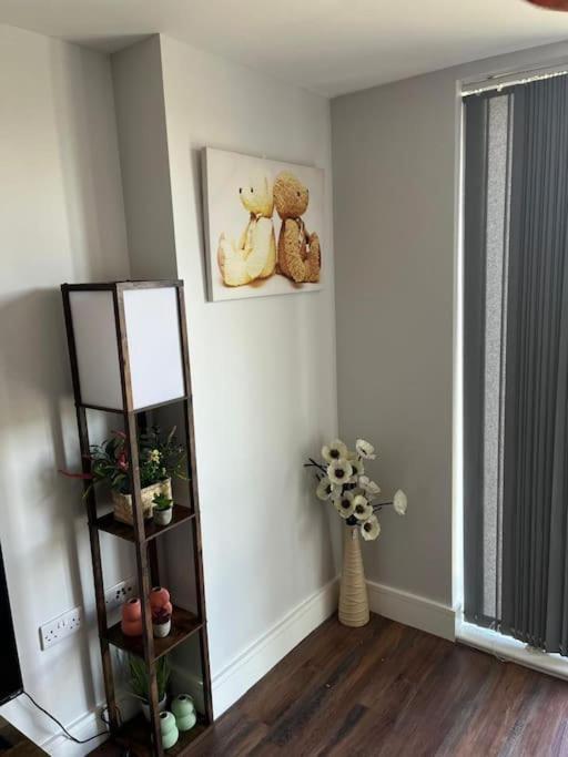 Peaceful 2Br Hideout With Instant Self Check-In At Kelham Island Retreat Appartement Sheffield Buitenkant foto